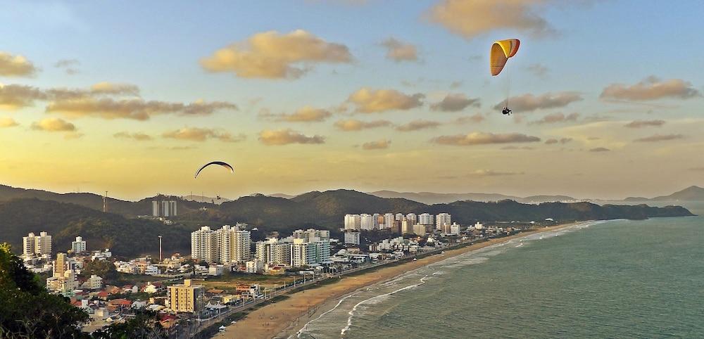 فندق أتوبا برايا هوتل Balneário Camboriú المظهر الخارجي الصورة